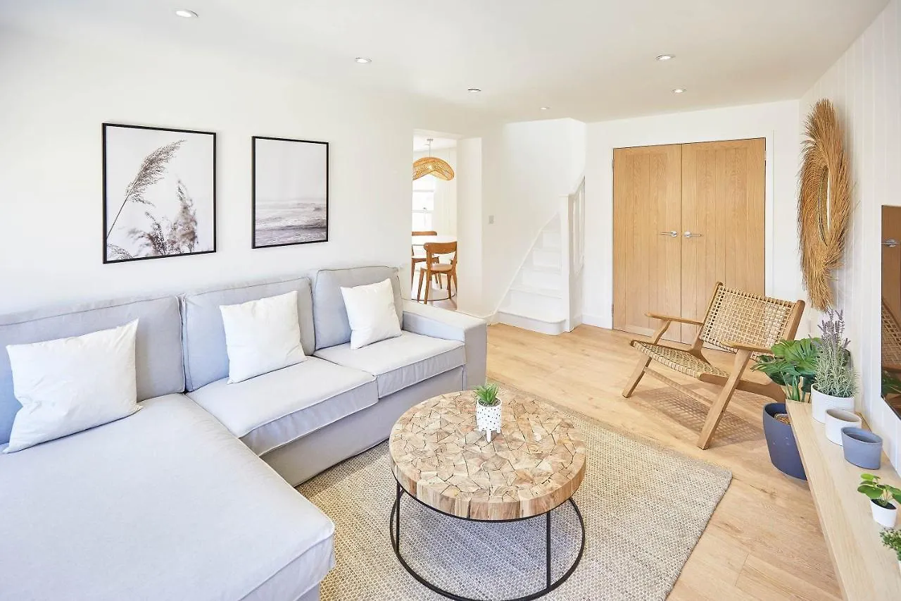Host & Stay - Golden Lion Apartments Whitby