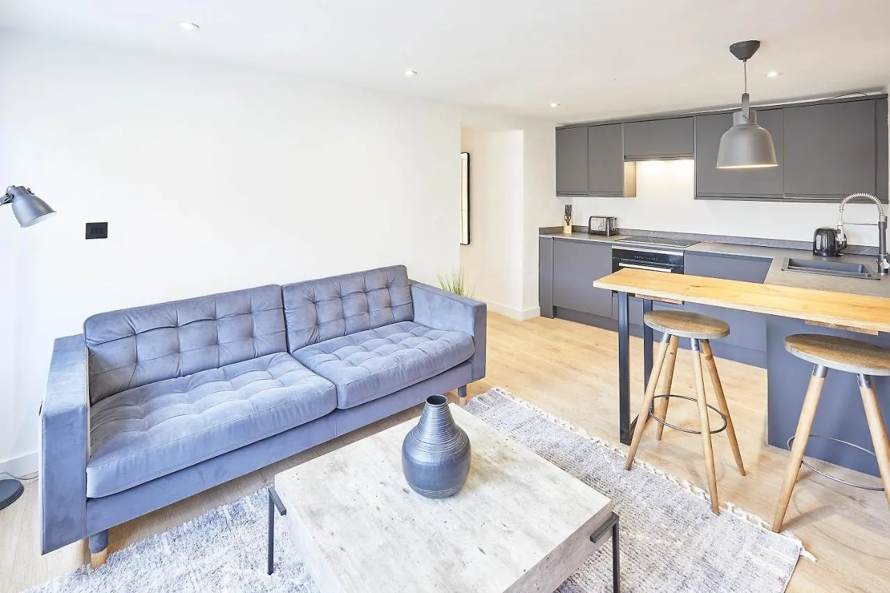 Host & Stay - Golden Lion Apartments Whitby
